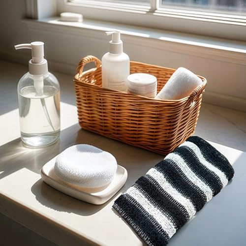 Exfoliating shower towel for smooth skin
